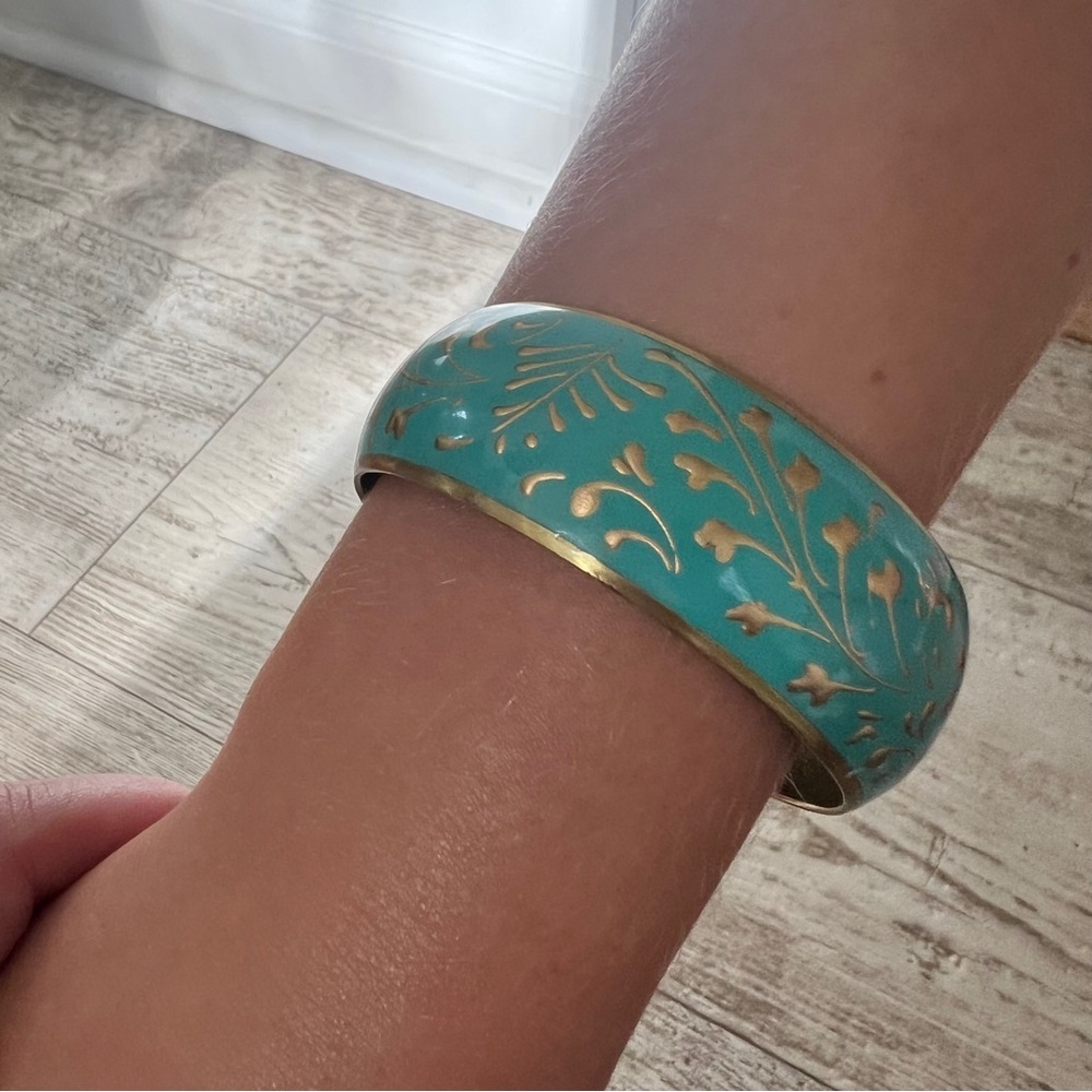 BEAUTIFUL Teal and Gold Floral Bangle Bracelet EUC! - Picture 9 of 9